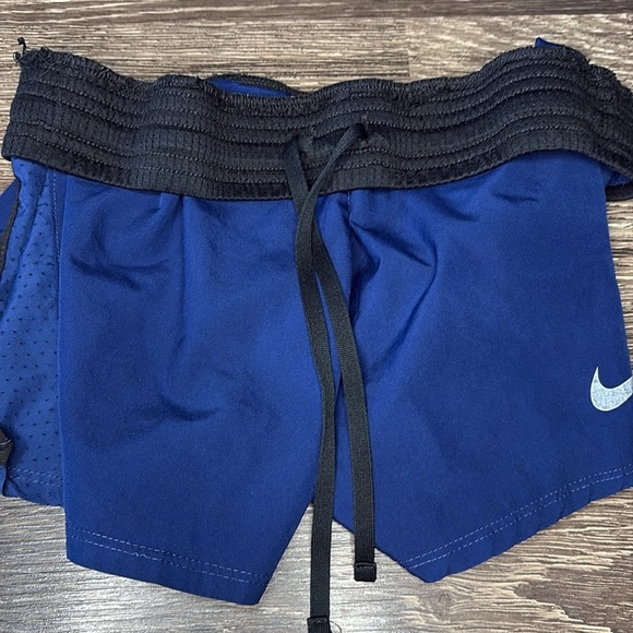 Nike Women's Blue Running Shorts with No Liner Size XS - Picture 4 of 4